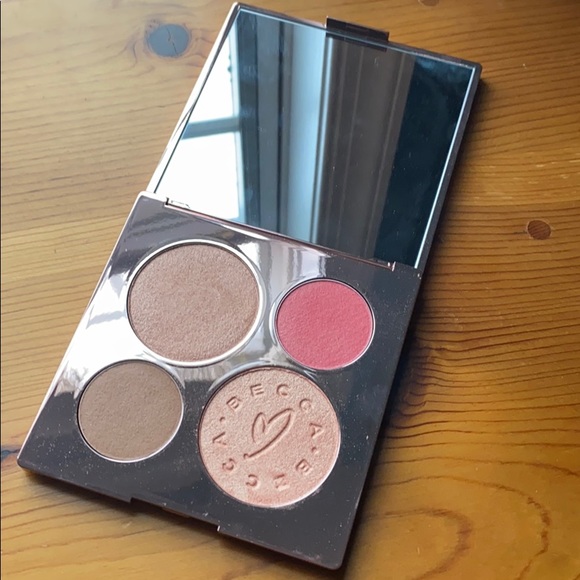 BECCA Other - Becca x Chrissy Teigen Glow Face Palette